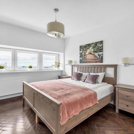 23Rd Floor 3Br Apt With Views Of Warsaw Luaran gambar