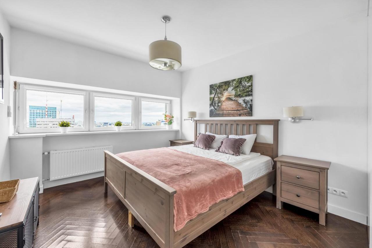 23Rd Floor 3Br Apt With Views Of Warsaw Luaran gambar